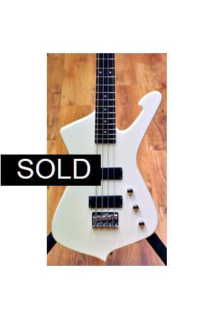 Ibanez Iceman ICB200 White Ibanez Iceman ICB200 White